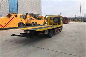 西集非事故拖车