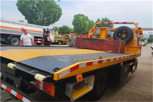 西集附近拖车电话号码服务